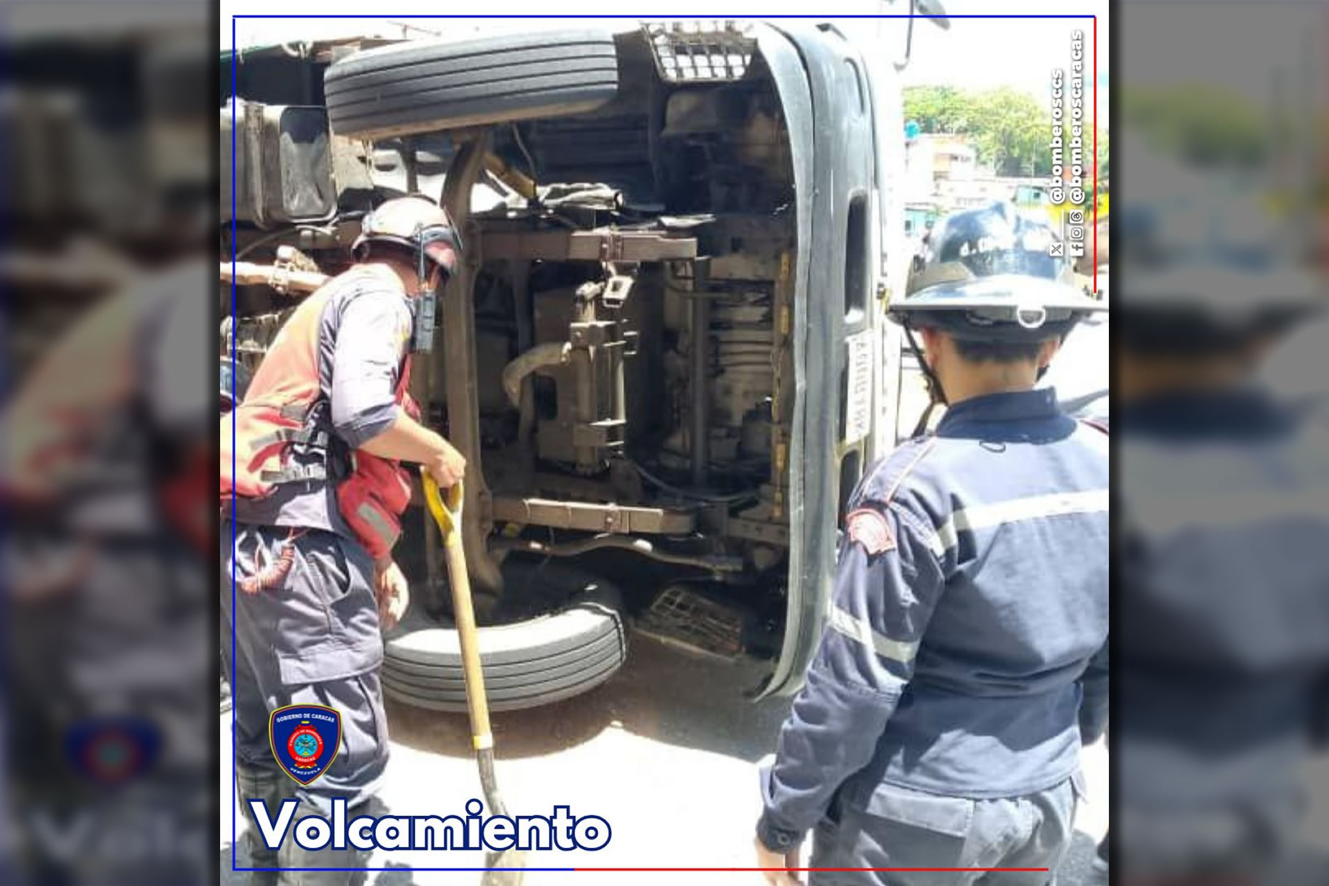 Bomberos contienen derrame de combustible tras volcamiento en la ...