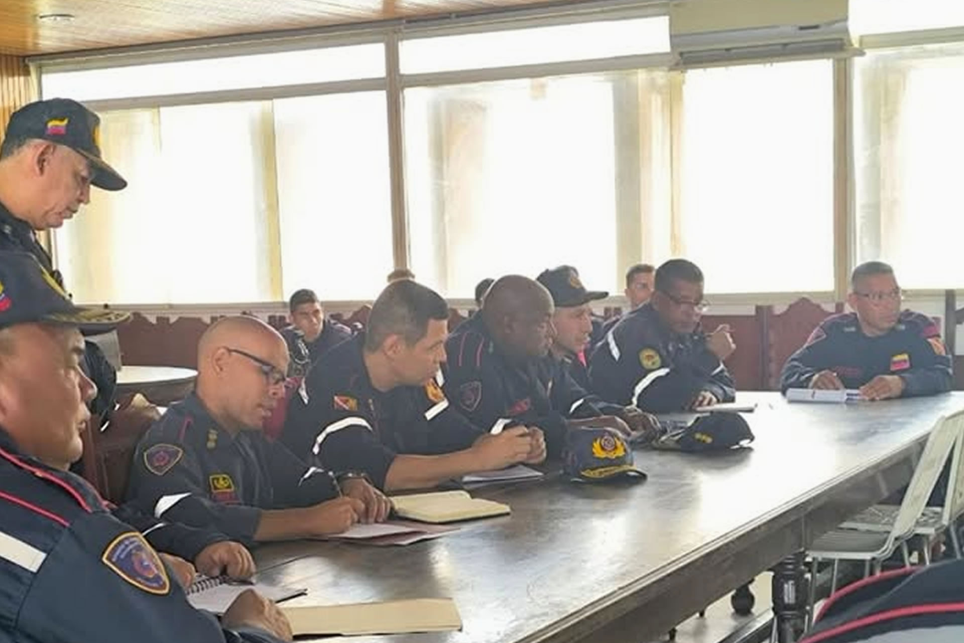 Comandancia General realiza una Mesa de Trabajo con Jefes de Diversas ...